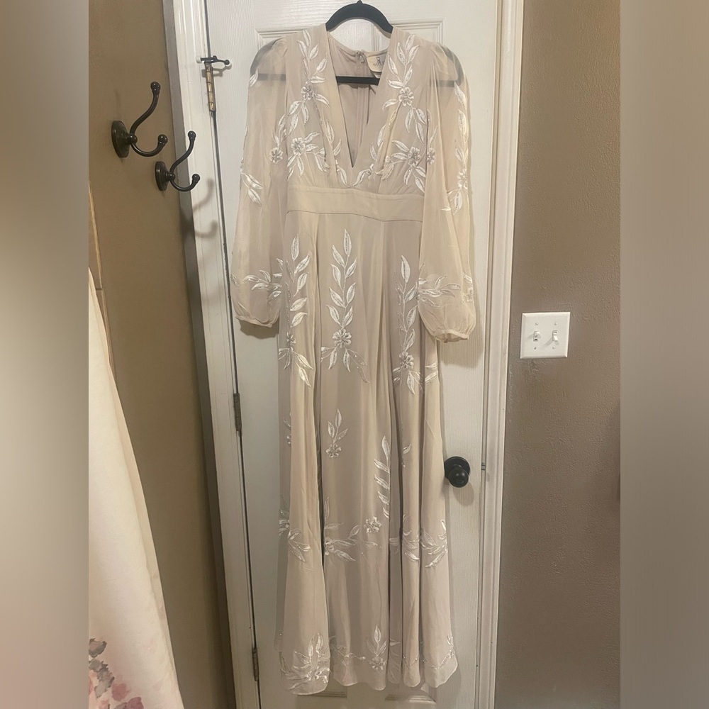 Anthropologie BHLDN Belize Embroidered A-Line Long Sleeve V-Neck Gown Size 4 NWT - Picture 6 of 9